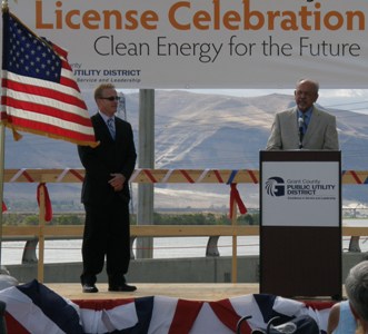 thumbnail image: Congressman Hastings speaks at the 2008 Priest Rapids Project License Celebration at Wanapum Dam.